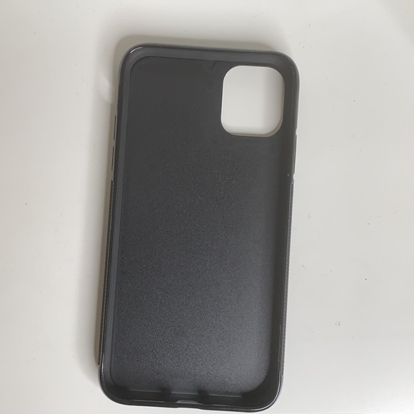 iPhone 11 black case - Picture 2 of 4
